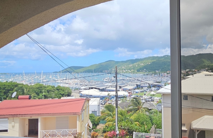Lumineux F2/3 meublé avec vue sur la Marina