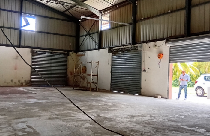 Location Entrepot 325m² Le Lamentin