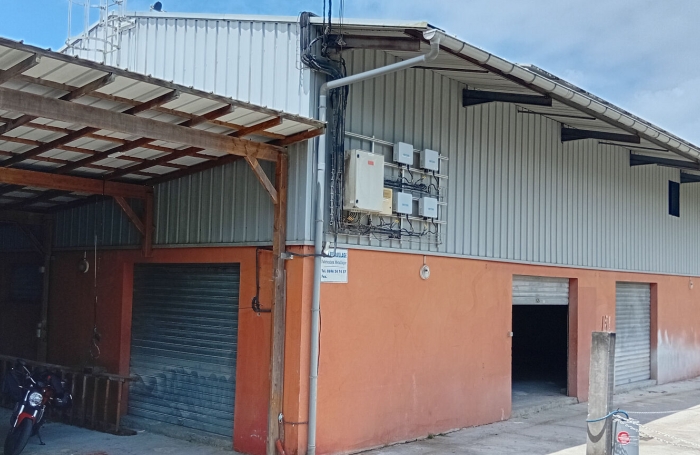 Location Entrepot 325m² Le Lamentin