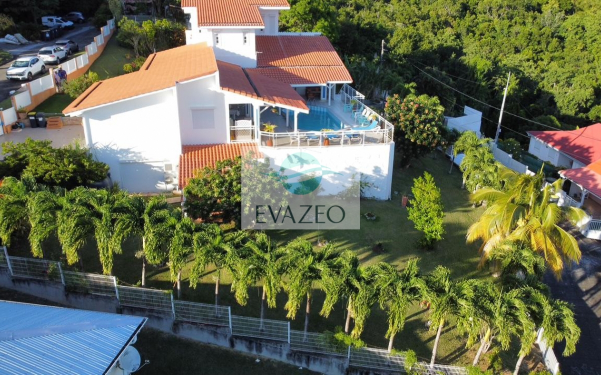 Villa d'architecte 8 chambres avec piscine à SCHOELCHER