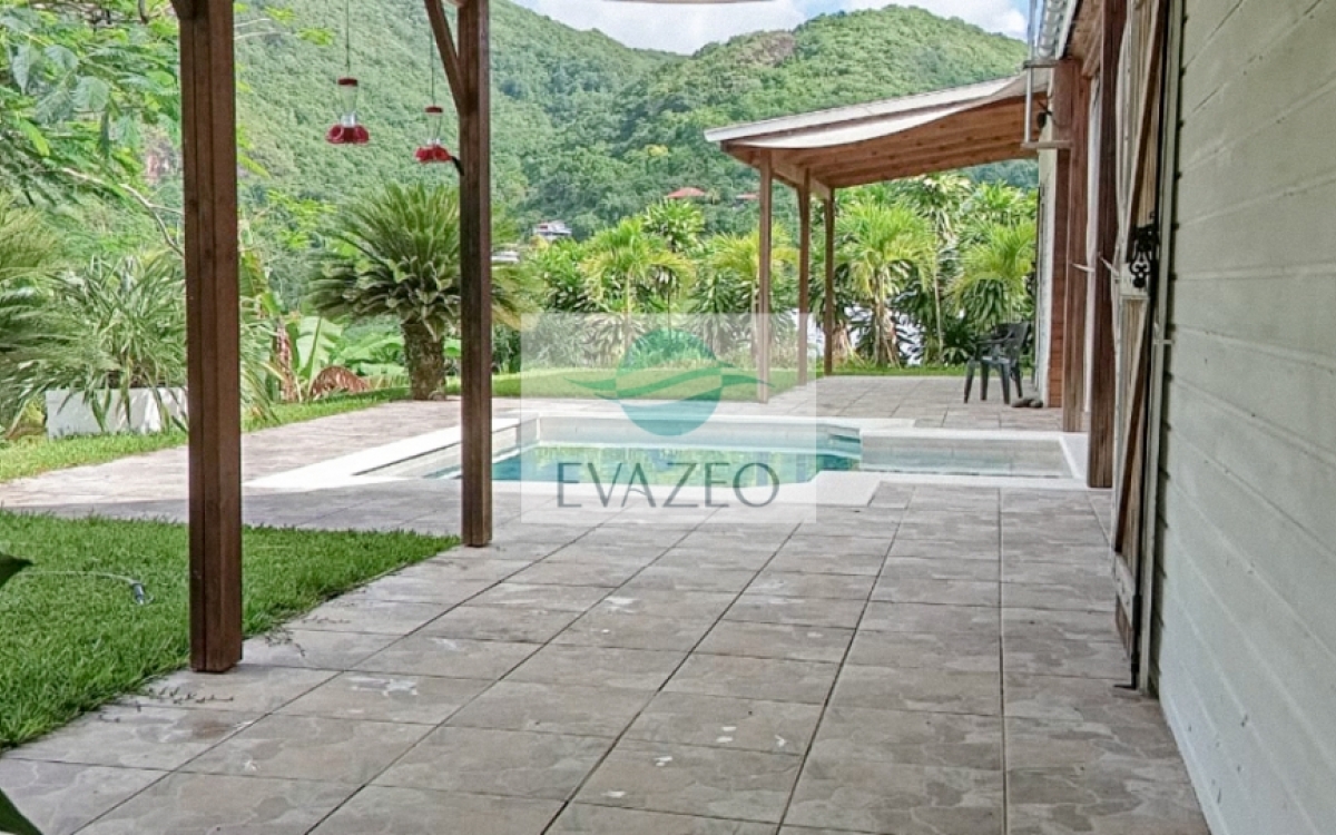 Villa 3 chambres avec T2 indépendant et piscine - LE MARIN