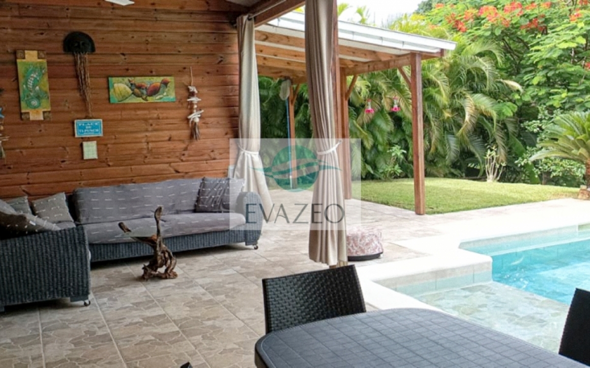 Villa 3 chambres avec T2 indépendant et piscine - LE MARIN