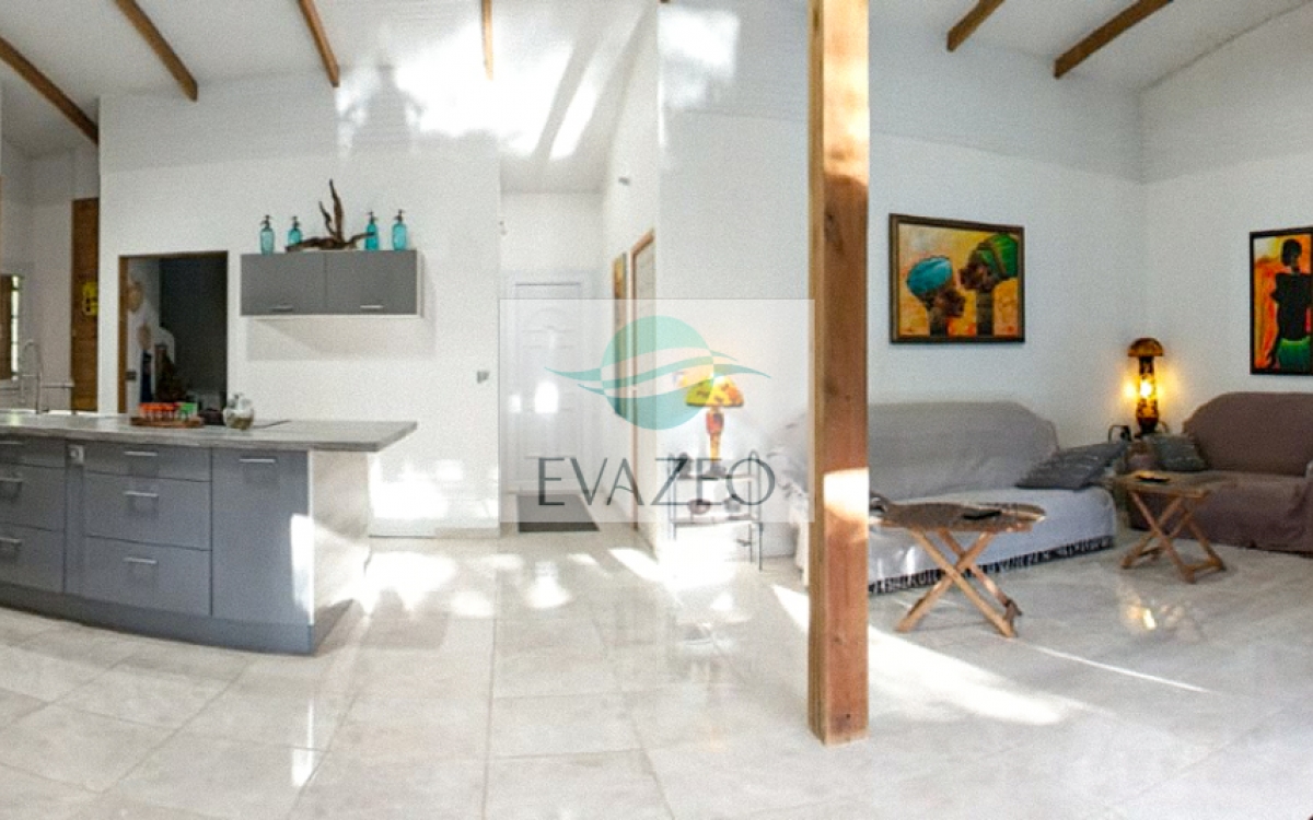Villa 3 chambres avec T2 indépendant et piscine - LE MARIN