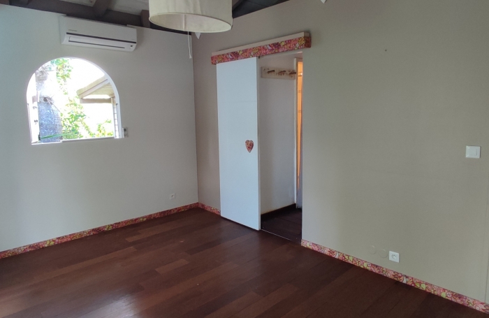 Spacieuse et charmante maison T5 avec pisicne