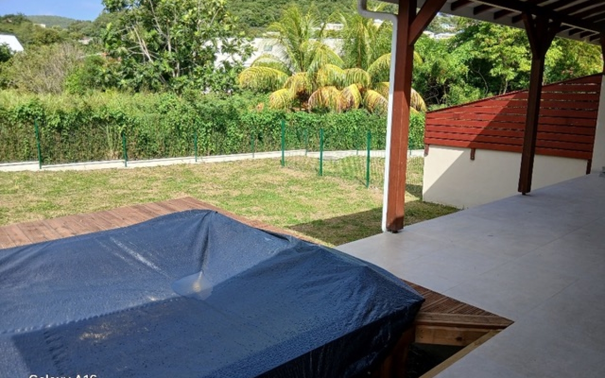 Villa T5 Neuve avec Piscine 300 m de la Plage- Anse-à-l'ane