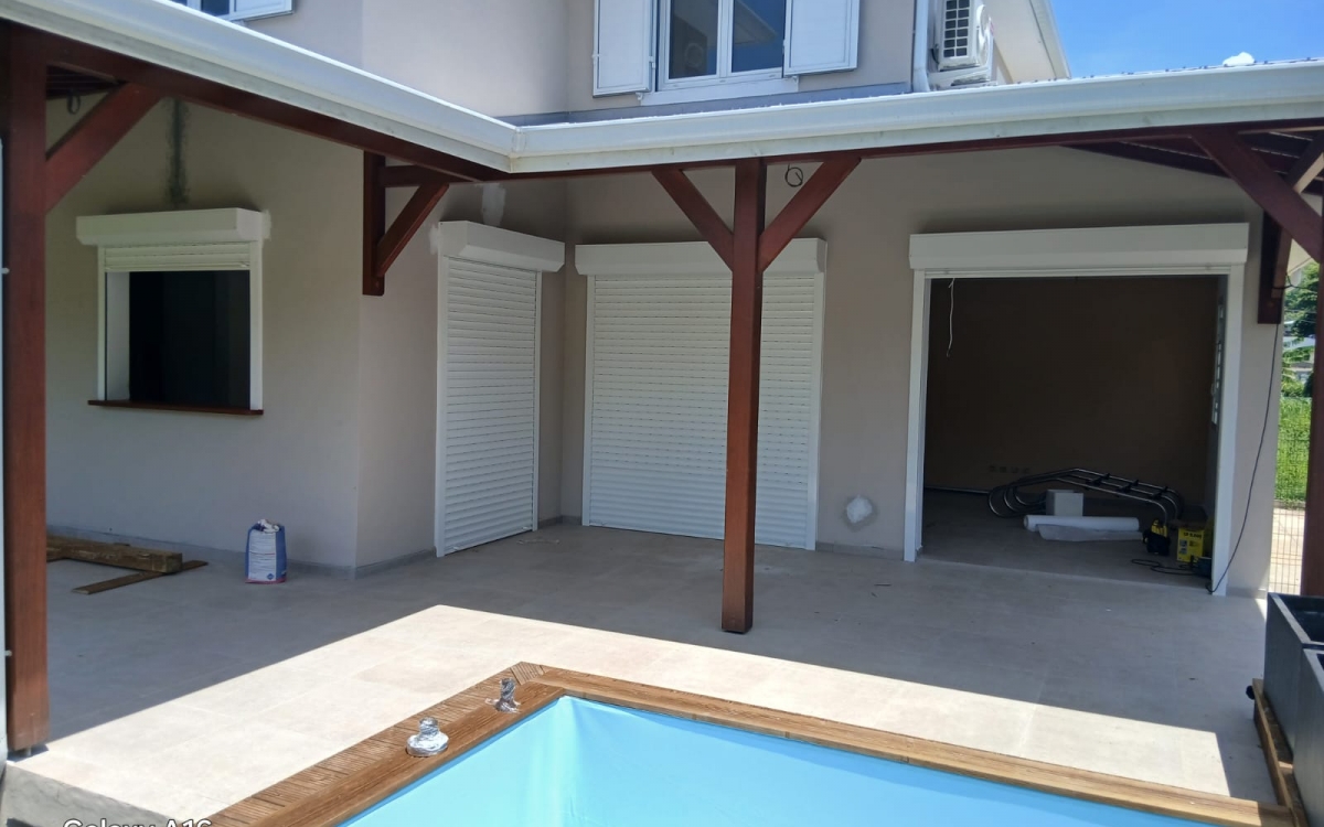 Villa T5 Neuve avec Piscine 300 m de la Plage- Anse-à-l'ane