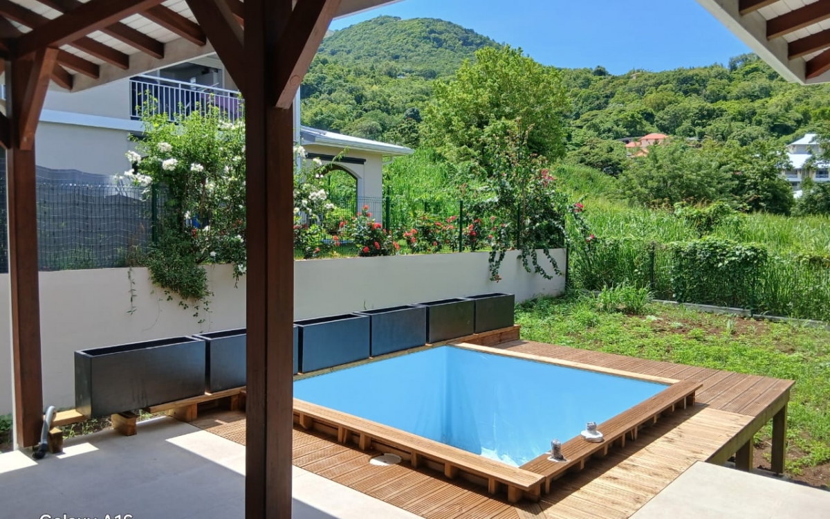 Villa T5 Neuve avec Piscine 300 m de la Plage- Anse-à-l'ane