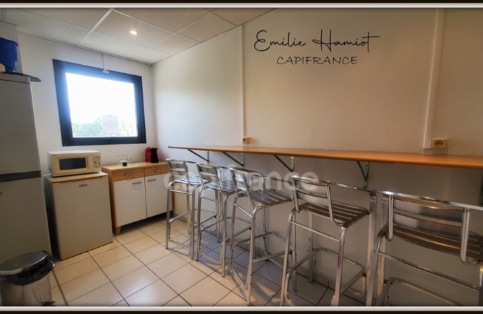 Location Bureaux 11m&sup2; 1 pi&#232;ce Le Lamentin
