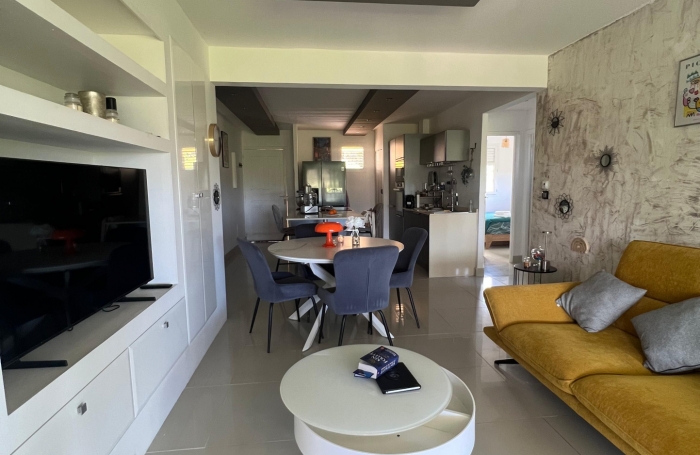 À louer   Superbe T3 meublé et décoré avec goût   Proche commodités et plages