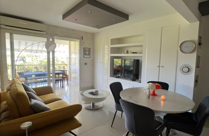 À louer   Superbe T3 meublé et décoré avec goût   Proche commodités et plages