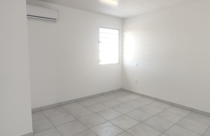 jolie maison Jumelée en duplex- plafond de revenu imposé