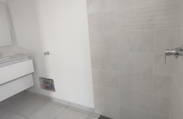 jolie maison Jumelée en duplex- plafond de revenu imposé