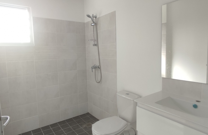 jolie maison Jumelée en duplex- plafond de revenu imposé