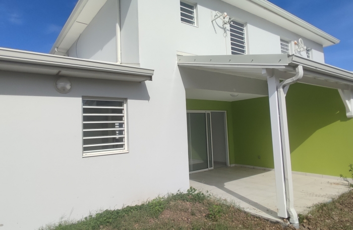 jolie maison Jumelée en duplex- plafond de revenu imposé