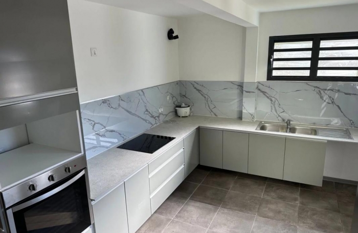 Location Appartement 125m&sup2; 6 pi&#232;ces Saint-Joseph