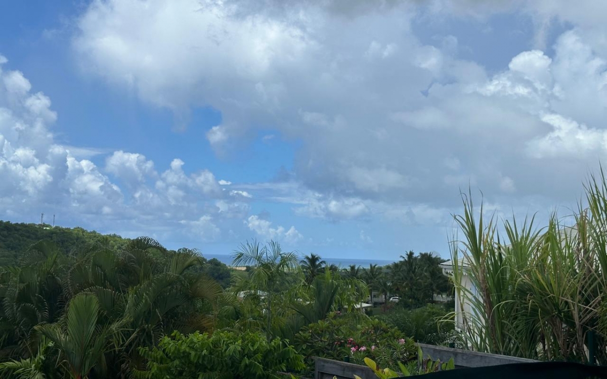 A VENDRE JOLIE VILLA DE TYPE 4 -VUE MER ET CAMPAGNE