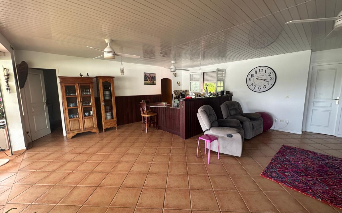 A VENDRE JOLIE VILLA DE TYPE 4 -VUE MER ET CAMPAGNE