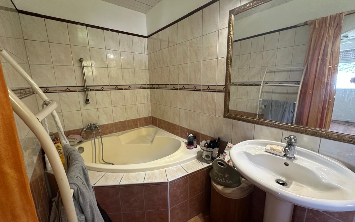 A VENDRE JOLIE VILLA DE TYPE 4 -VUE MER ET CAMPAGNE