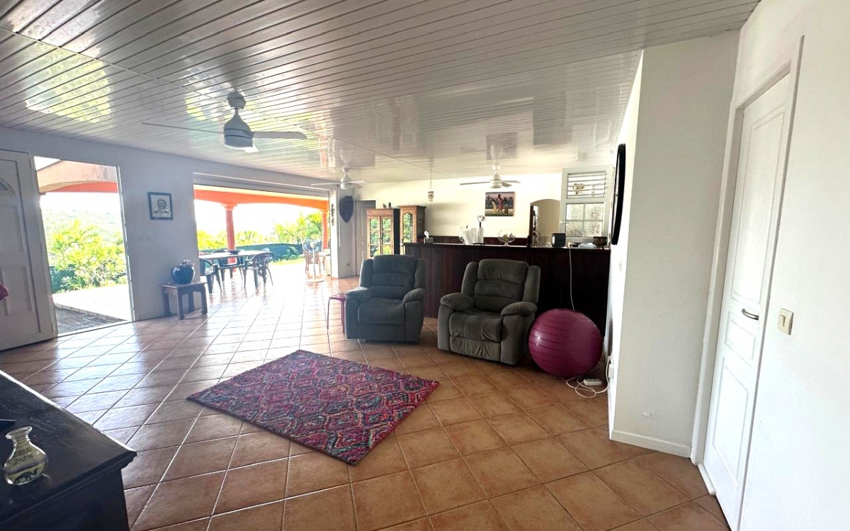 A VENDRE JOLIE VILLA DE TYPE 4 -VUE MER ET CAMPAGNE