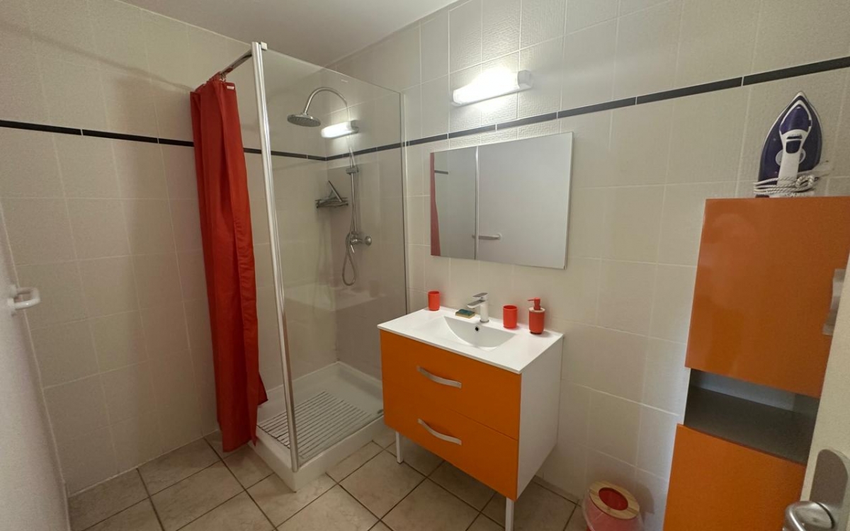 BEL APPARTEMENT DE TYPE 3 1ER ETAGE RESIDENCE SECURISEE