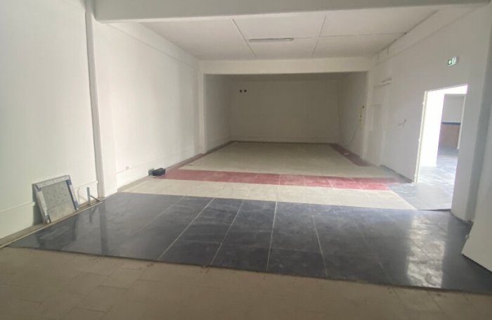 Location Local commercial 206m&sup2; Le Lamentin
