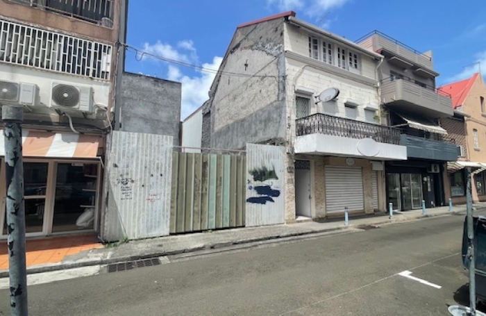 Terrain rue Victoe Hugo centre ville - FORT-DE-FRANCE