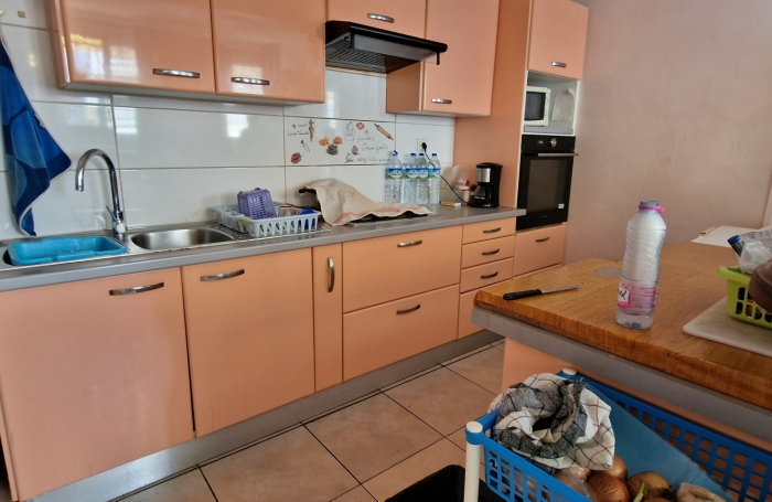 À vendre : Charmante maison de ville sur deux niveaux