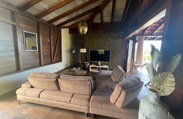 Vente Maison 150m&sup2; 4 pi&#232;ces Case-Pilote