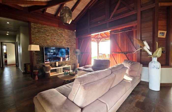 Villa de plain-pied T4 avec vue mer et campagne à Case-Pilote