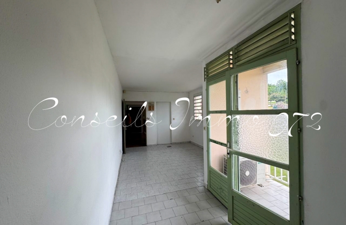 Studio à louer   Fort-de-France (Chateaubœuf)   20 m2   Balcon