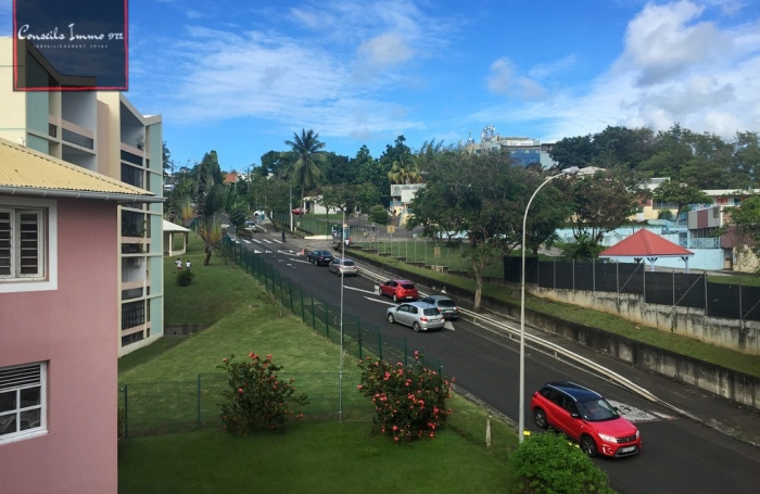 Studio à louer   Fort-de-France (Chateaubœuf)   20 m2   Balcon