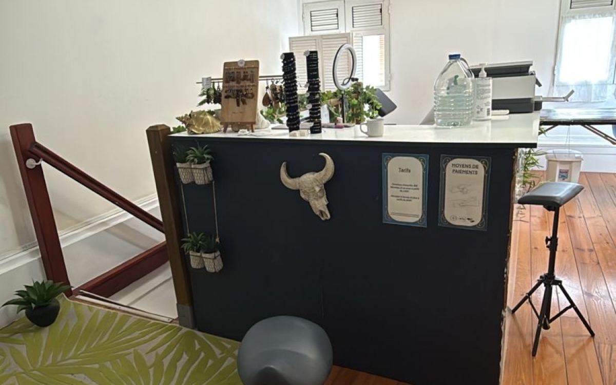 SAINTE LUCE - BOURG -LOCAL COMMERCIAL NEUF DE 35 M2- 850 €