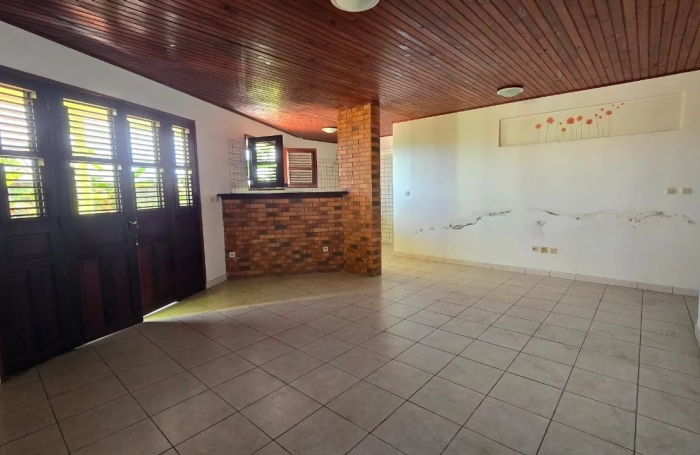 Location Local commercial 3 pi&#232;ces Ducos