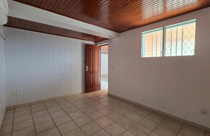 Location Local commercial 3 pi&#232;ces Ducos