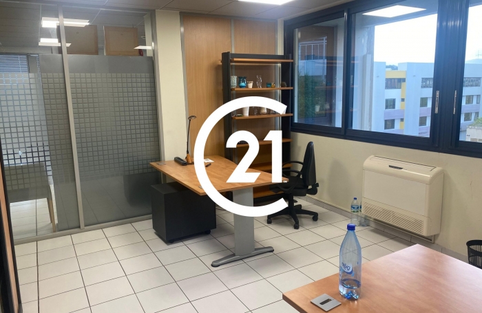Vente Bureaux 106m&sup2; Le Lamentin