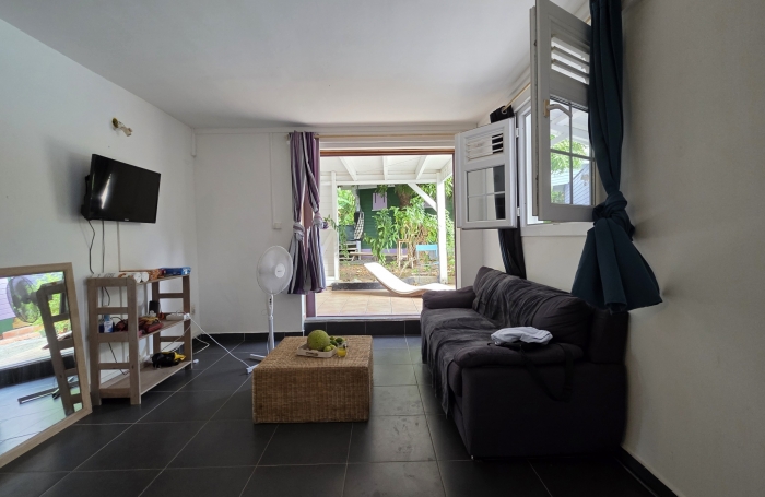 À vendre : Appartement T3 face à la piscine, proche plage, avec grande terrasse à CASE-PILOTE
