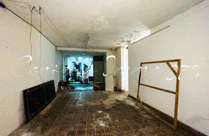 À Vendre   Ensemble Immobilier à réinventer   Bourg du Marin