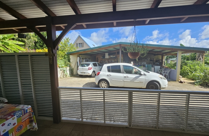 Villa F3 + grande mezzanine, sur 952 m2 de terrain - DUCOS