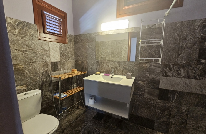 Villa F3 + grande mezzanine, sur 952 m2 de terrain - DUCOS