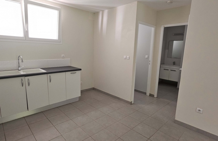 Joli F2 avec terrasse cave et parking