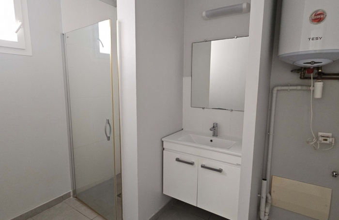 Joli F2 avec terrasse cave et parking