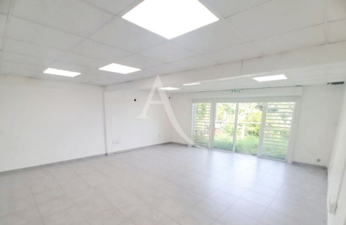Vente Divers 92m² Le Marin