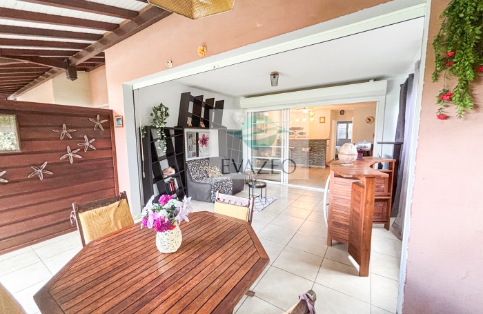 Appartement T2 67m2 + parking ferm&eacute; - piscine - TROIS-ILETS