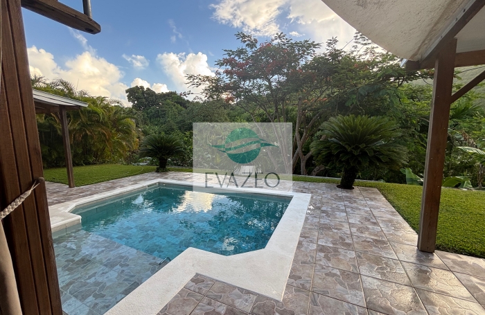 Villa 168m2 2ch + T2 indépendant - Piscine - LE MARIN