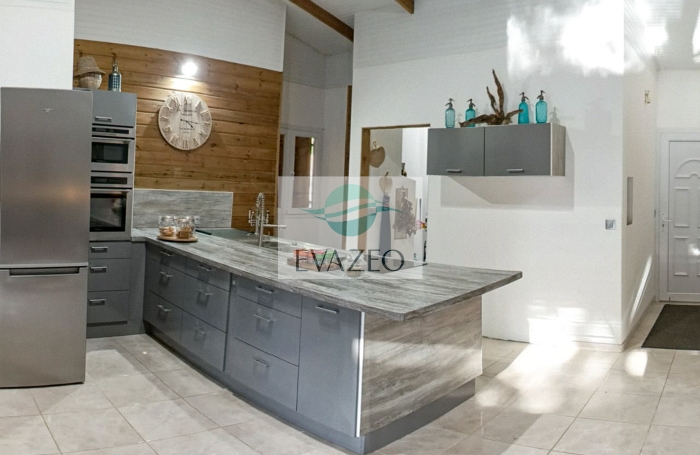 Villa 168m2 2ch + T2 indépendant - Piscine - LE MARIN