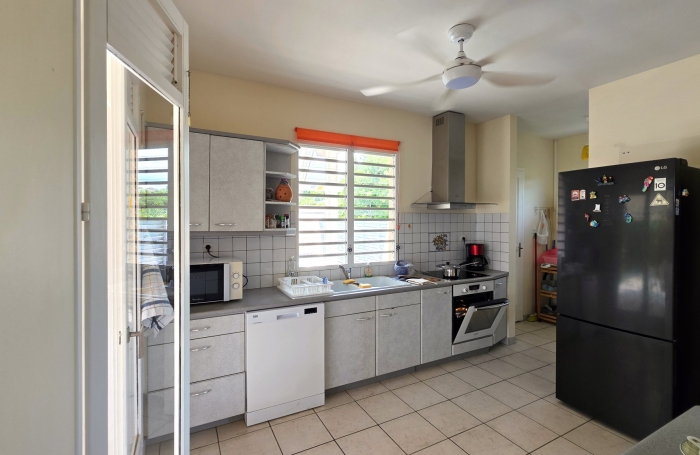 À vendre : Superbe villa sécurisée au Cap Chevalier à SAINTE-ANNE