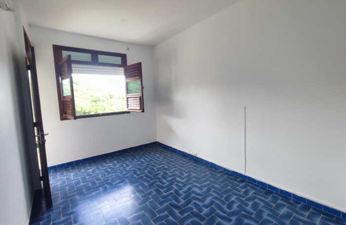 Spacieuse villa T5 proche des commodités - SAINTE LUCE