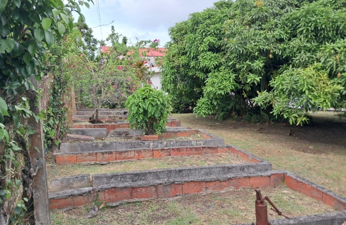 Spacieuse villa T5 proche des commodités - SAINTE LUCE