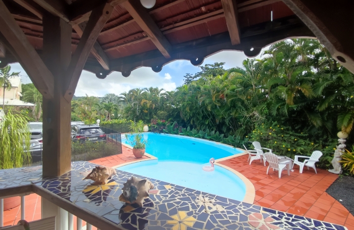 Joli T2 meublé -résidence familial et calme avec piscine- toutes les charges sont comprises dans le loyer