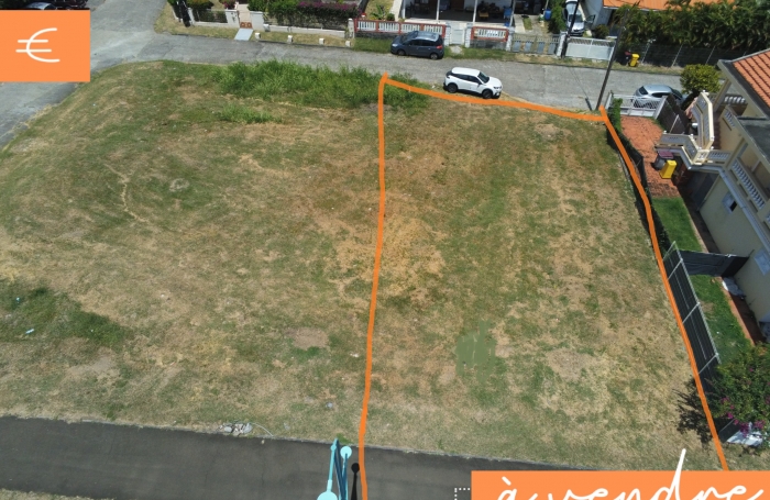 Beau terrain plat proche plages